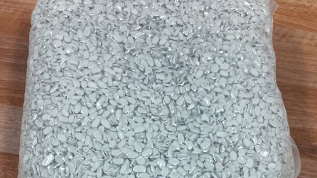 Desiccant masterbatch